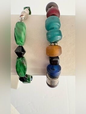 2 Artisan Glass Bead Bracelets Green Black Multicolor Silver Tone